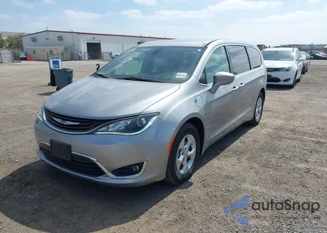2018 Chrysler Pacifica Hybrid Touring Plus z USA, uszkodzony, nr VIN 2C4RC1H75JR332965